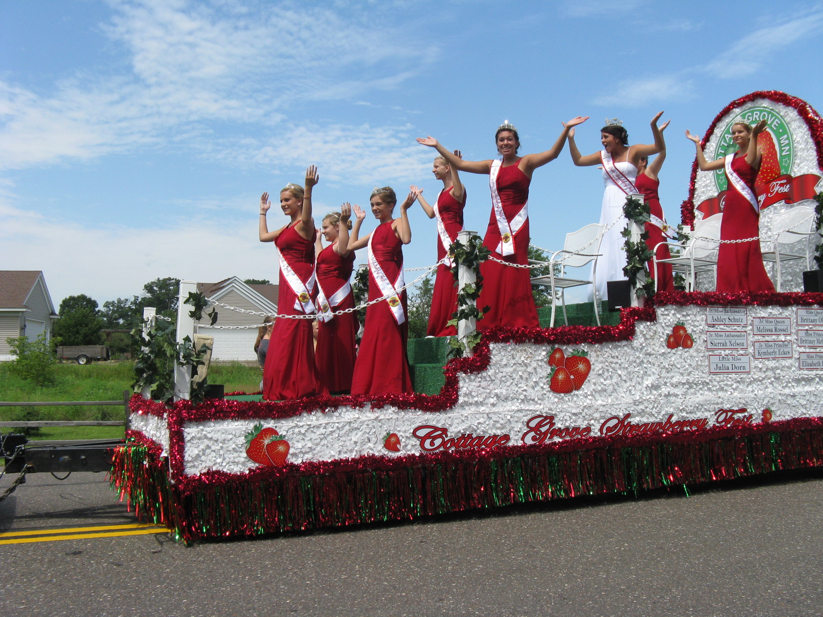 Cottage Grove Strawberry Fest Ambassadors